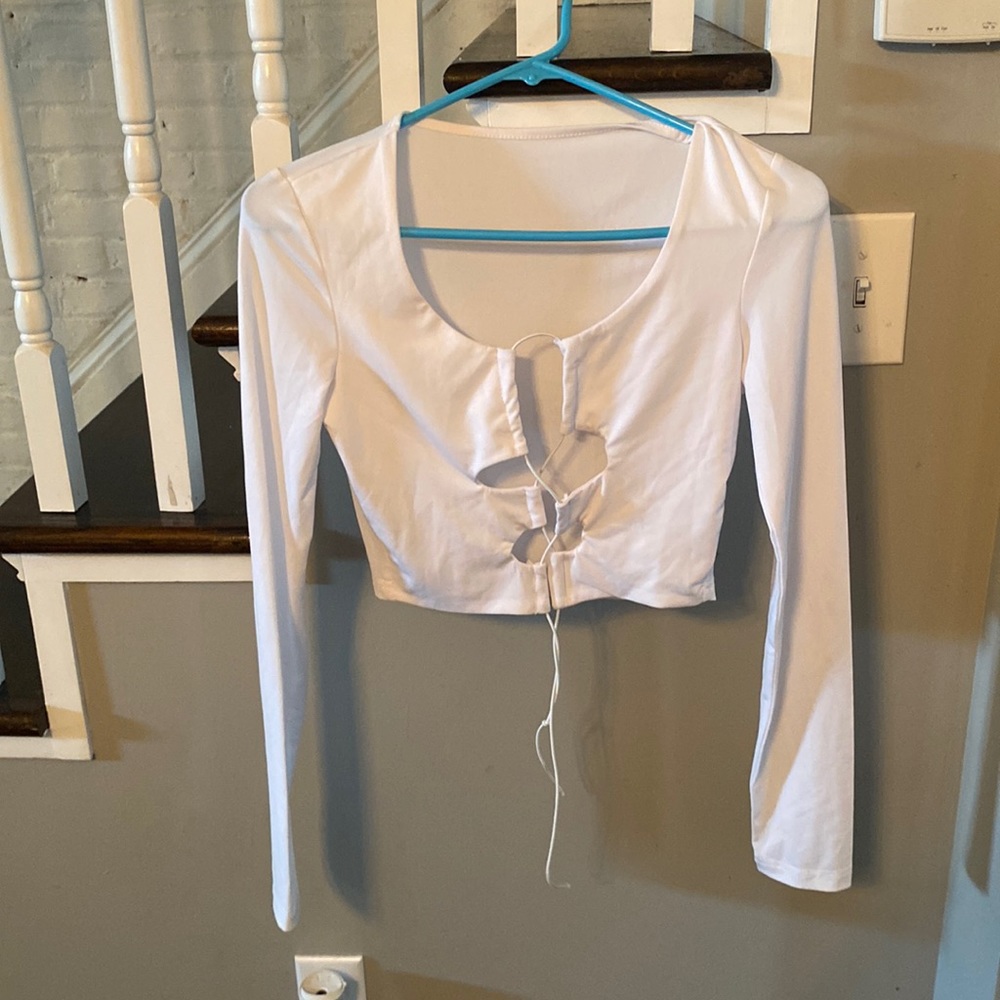 SHEIN LONG SLEEVE CROP TOP SIZE M